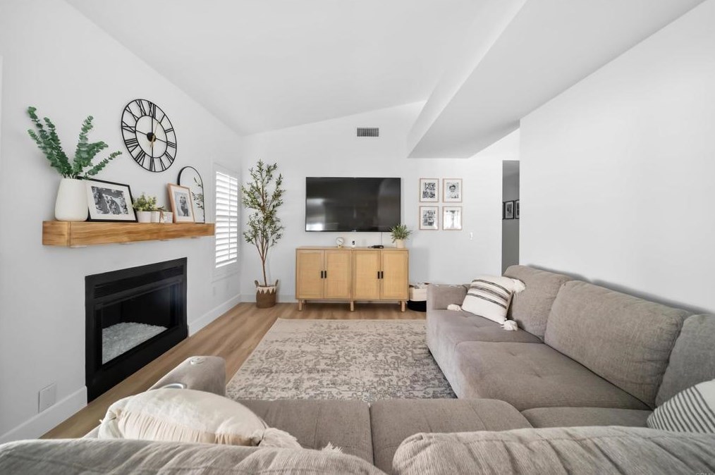 43105 Agena St, Temecula CA  92592-3295 exterior