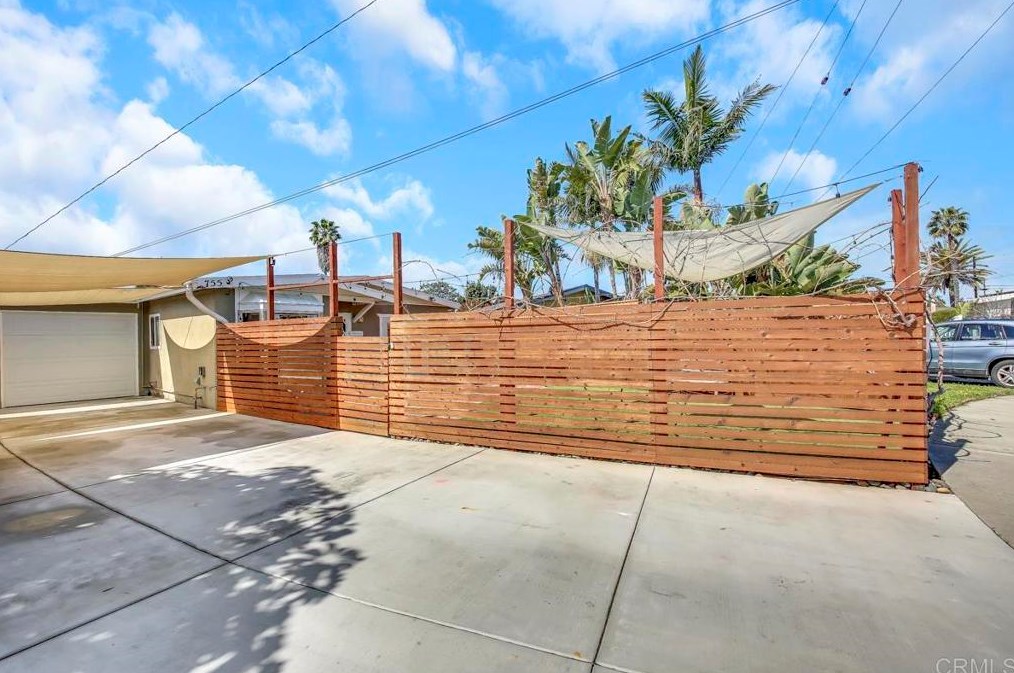 755 Camellia Pl, Carlsbad, CA 92008