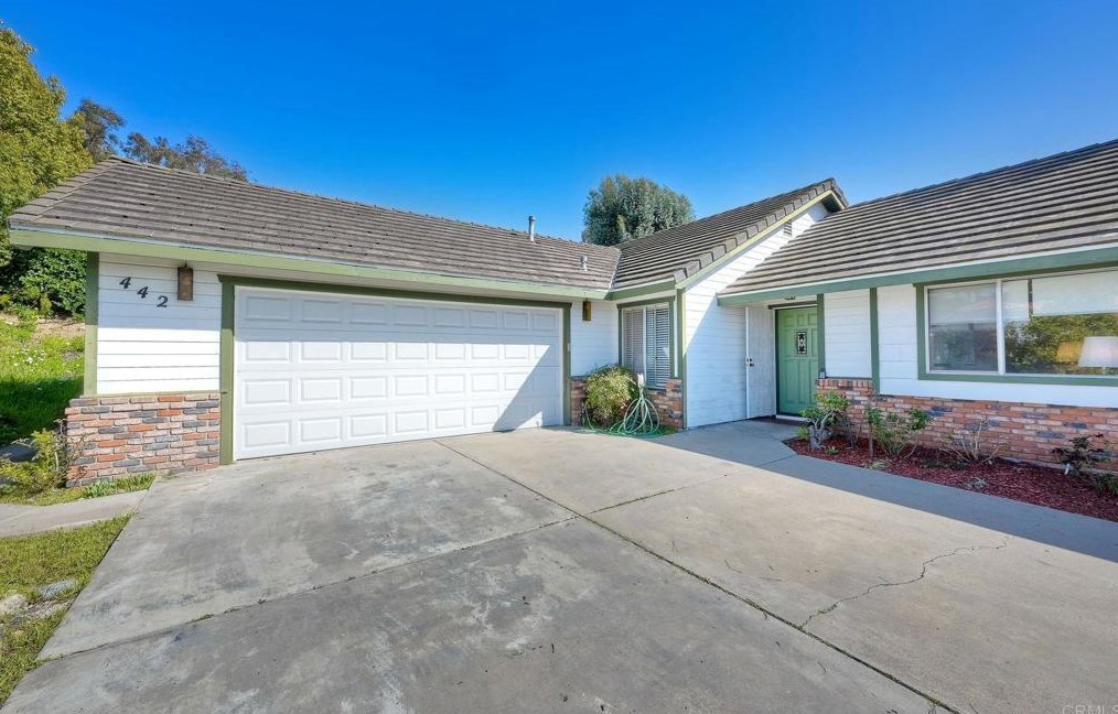 442 Cancun Ct, Fallbrook, CA 92028-4064