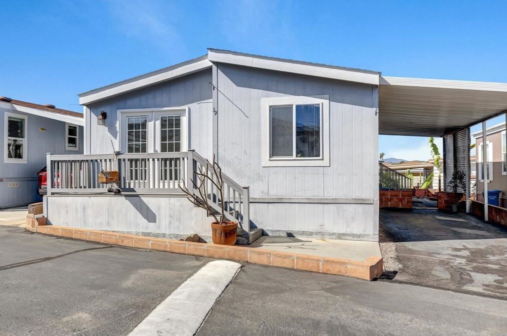 59 Hummingbird Ln, Oceanside, CA 92057