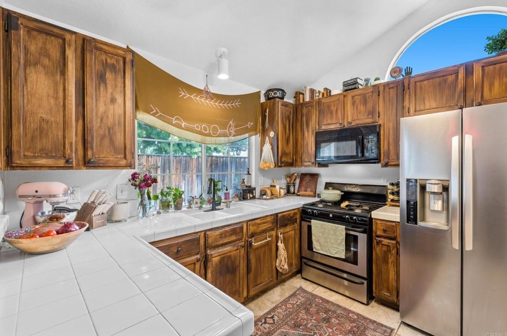 41918 Kaffirboom Ct, Temecula CA  92591-3816 exterior