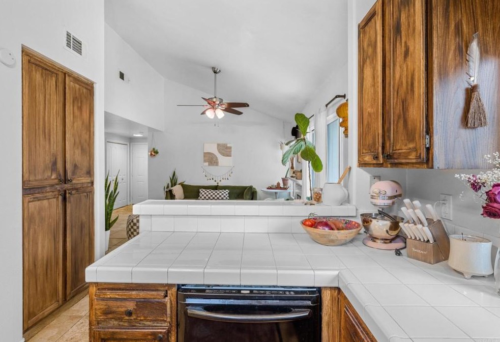 41918 Kaffirboom Ct, Temecula CA  92591-3816 exterior