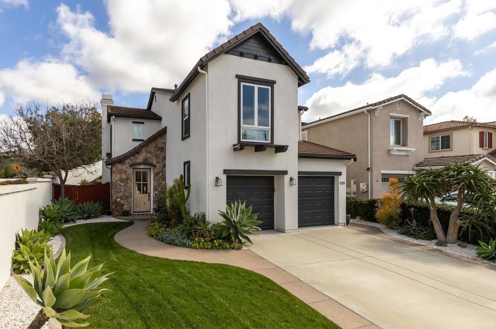 939 Avalon Way, San Marcos, CA 92078-1054