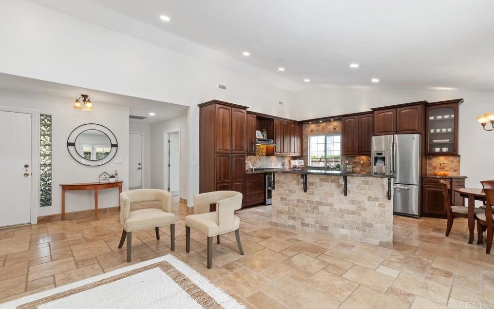 4845 Meadowbrook Dr, Oceanside, CA 92056-6633