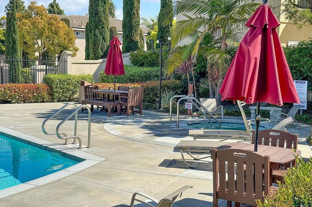 340 Belflora Way, Oceanside CA  92057-7634 exterior