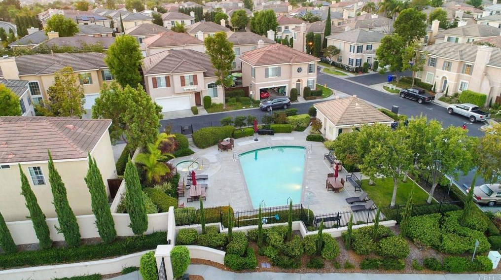 340 Belflora Way, Oceanside CA  92057-7634 exterior