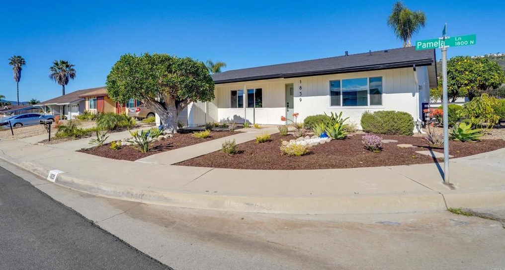 1839 Pamela Ln, Escondido, CA 92026-1028