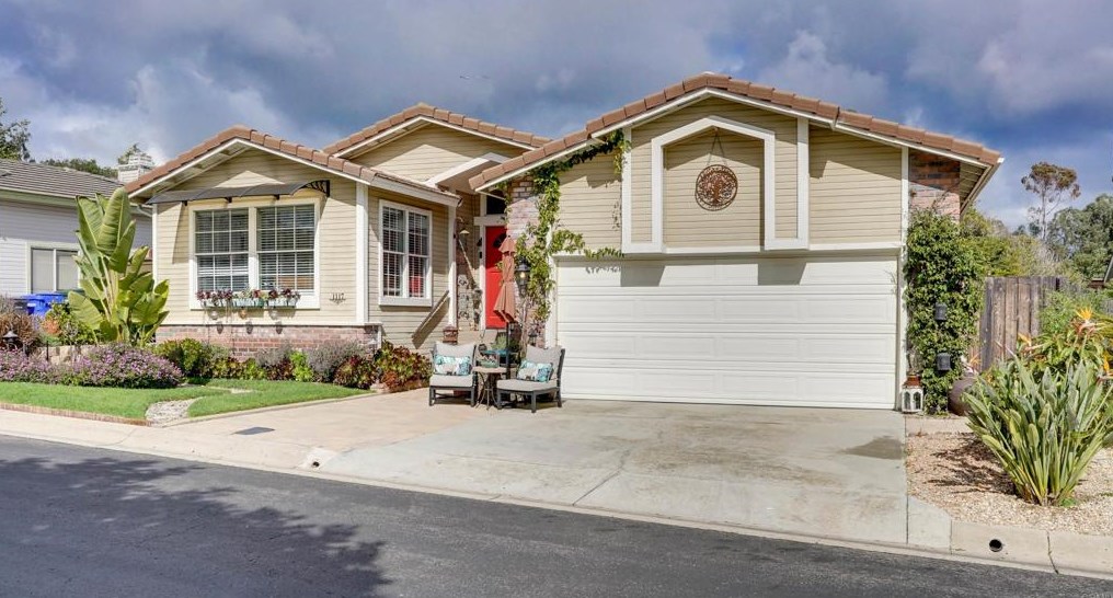 1117 Harvest Ln, Vista, CA 92081-8623