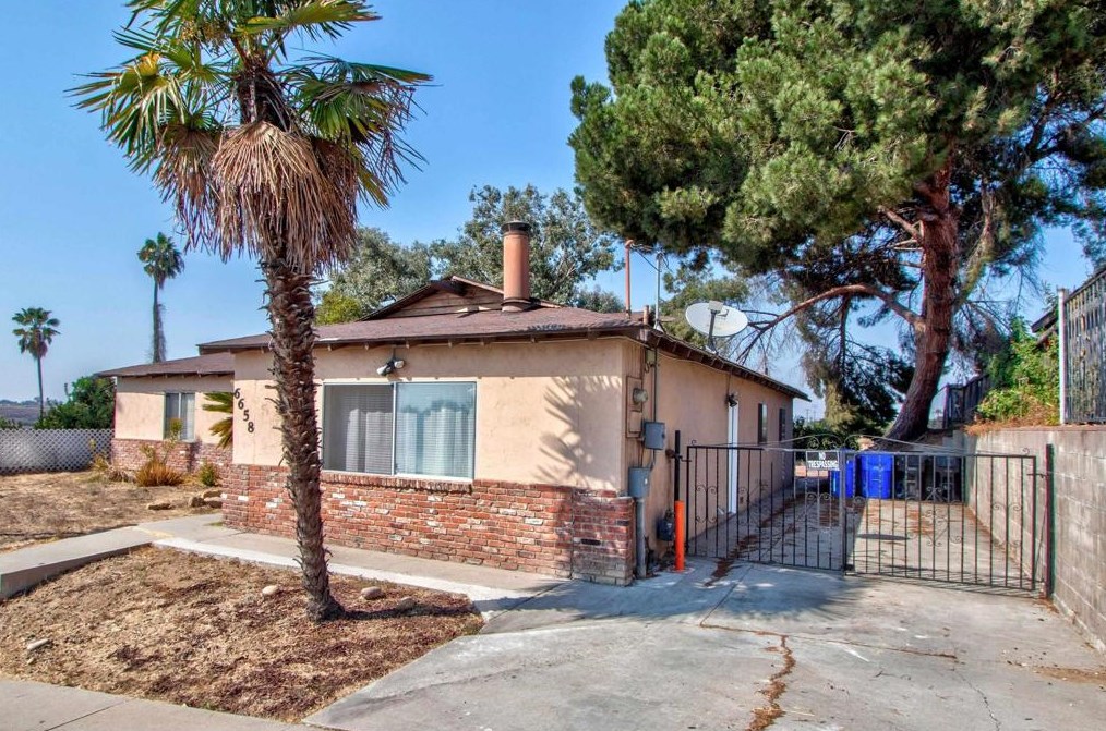 6658 Mallard St, San Diego, CA 92114-1631