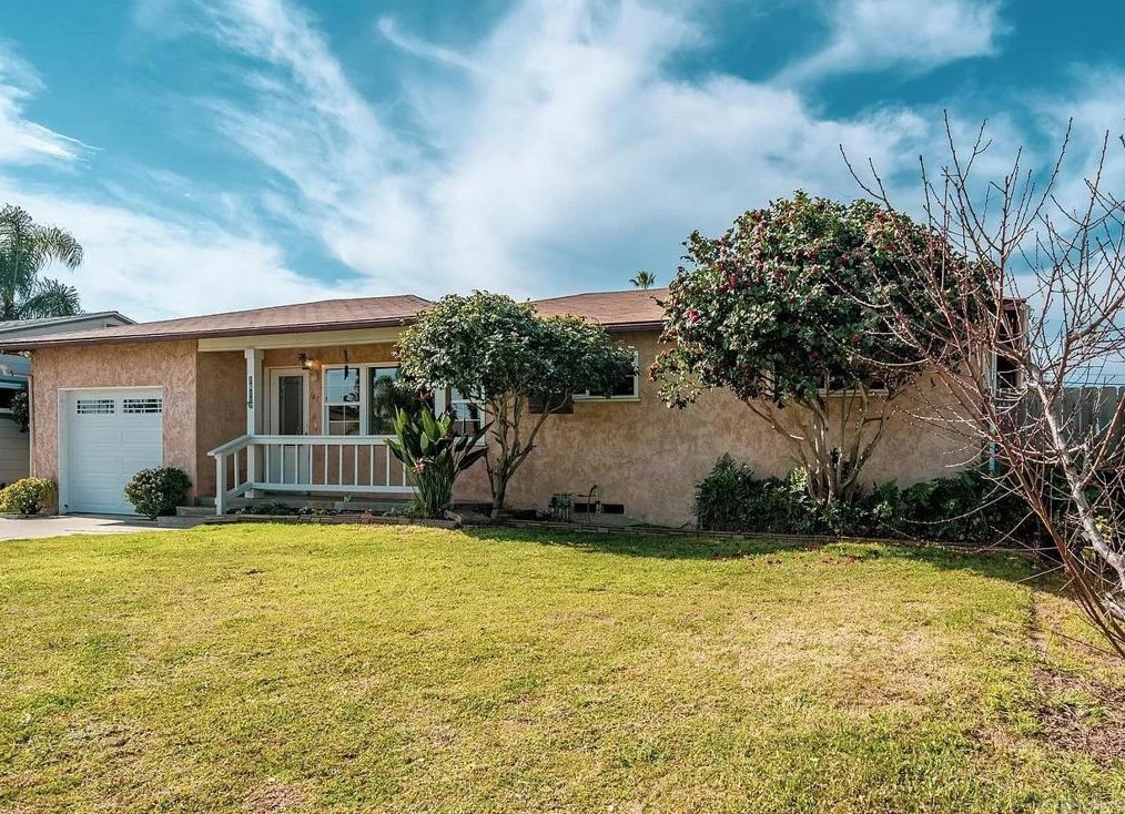 1611 Tremont St, Oceanside, CA 92054-5306