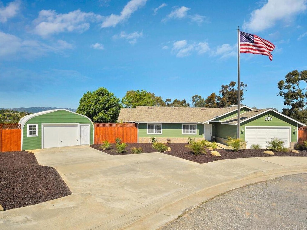 397 N Mercedes Rd, Fallbrook, CA 92028