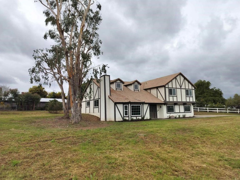 2063 Winter Haven Rd, Fallbrook, CA 92028-9509