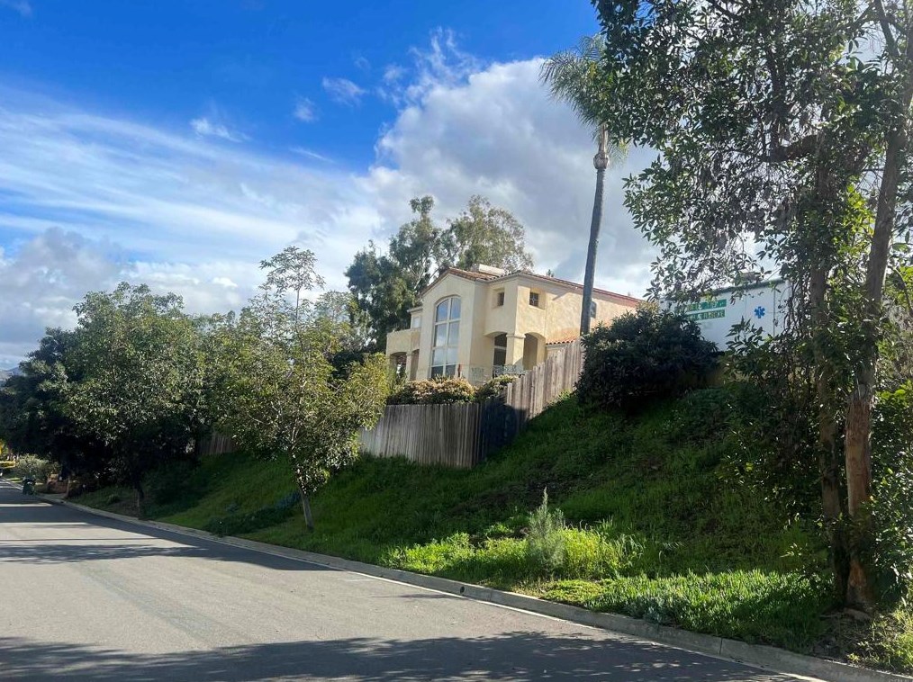 3190 Avenida Hacienda, Escondido, CA 92029