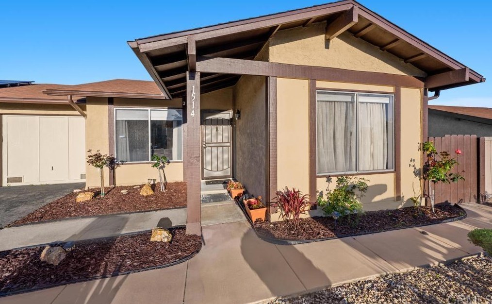 1514 Rolling Hills Dr, Oceanside, CA 92056