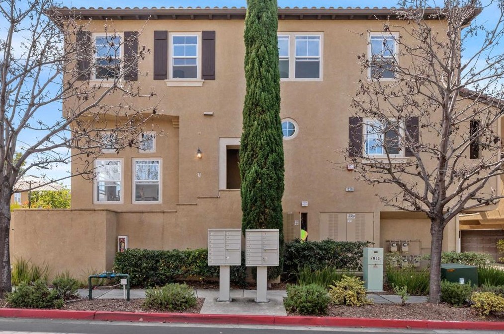 13310 Via Bellarado, San Diego, CA 92129-5157