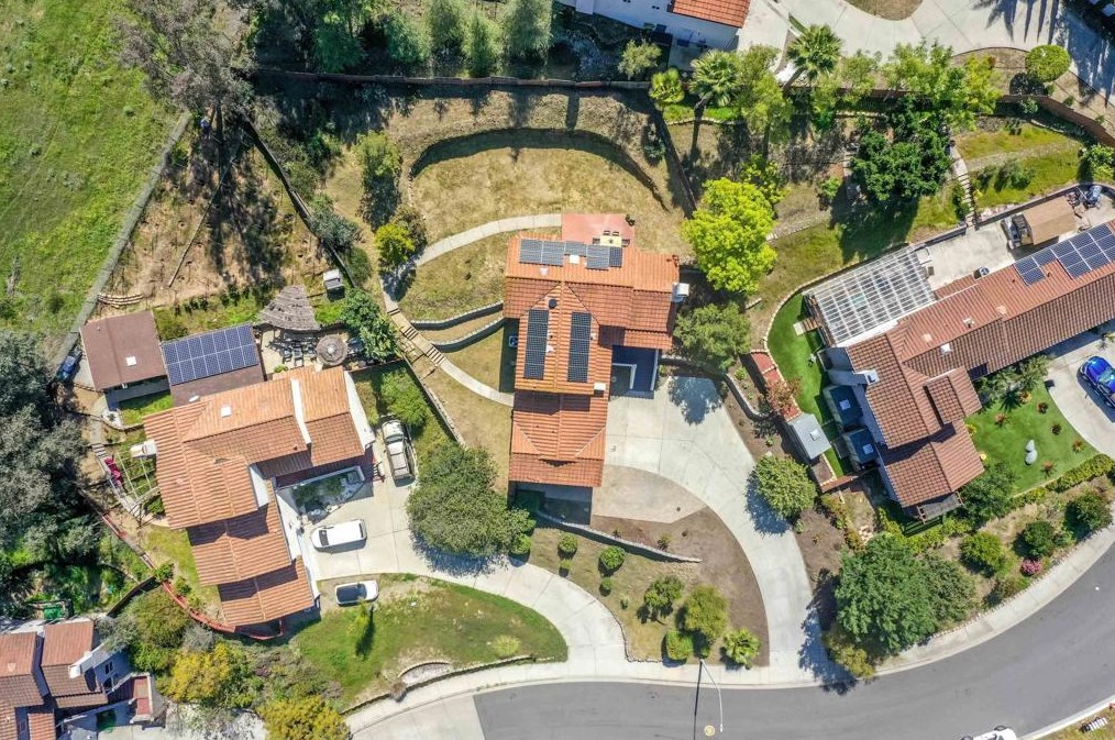 2042 Cherokee Ln, Escondido, CA 92026-1700