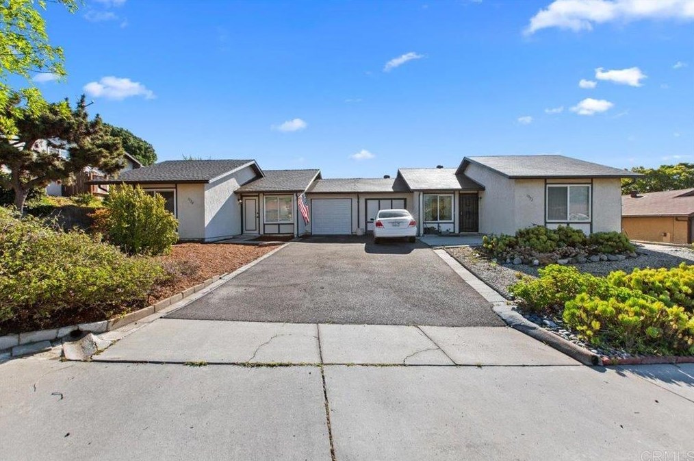 1520 Rolling Hills Dr, Oceanside, CA 92056-3035