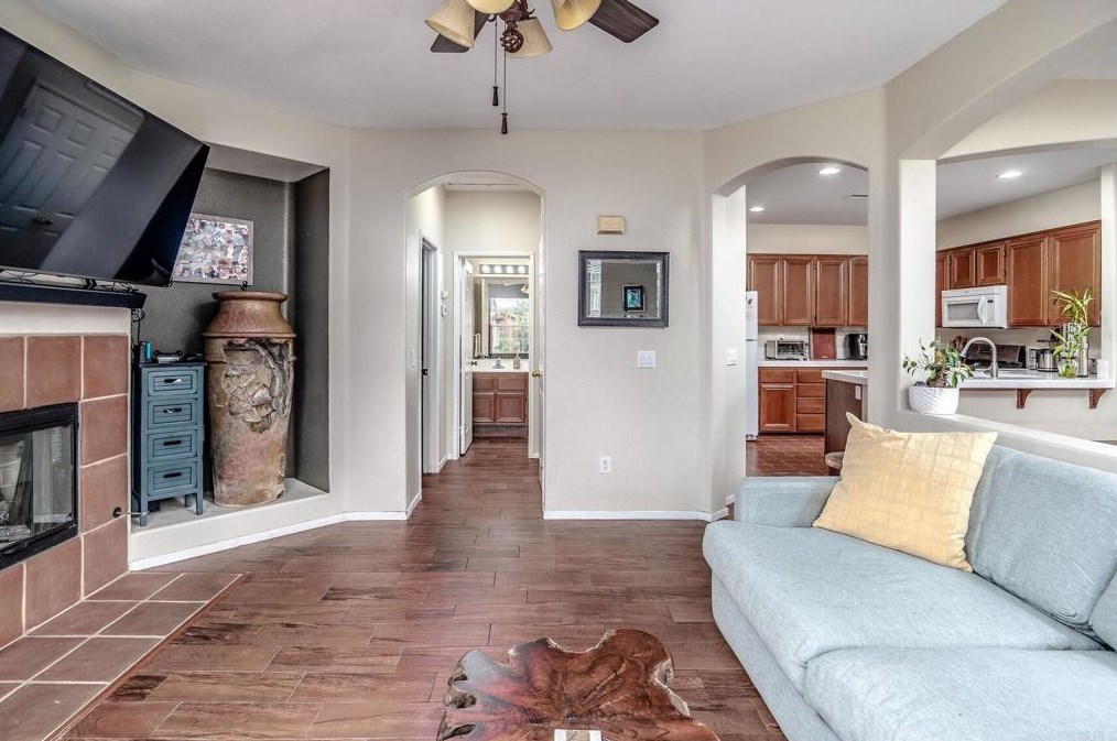 4484 Brisbane Way #6, Oceanside, CA 92058