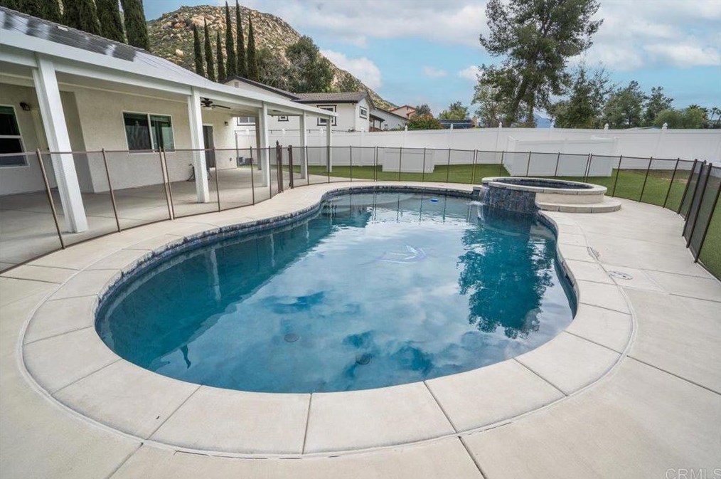 25235 Poderio Dr, Ramona, CA 92065