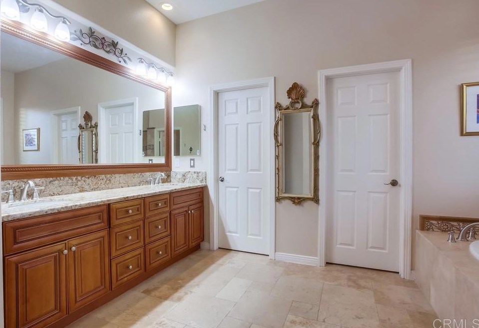 2187 Kirkcaldy Rd, Fallbrook CA  92028-5407 exterior