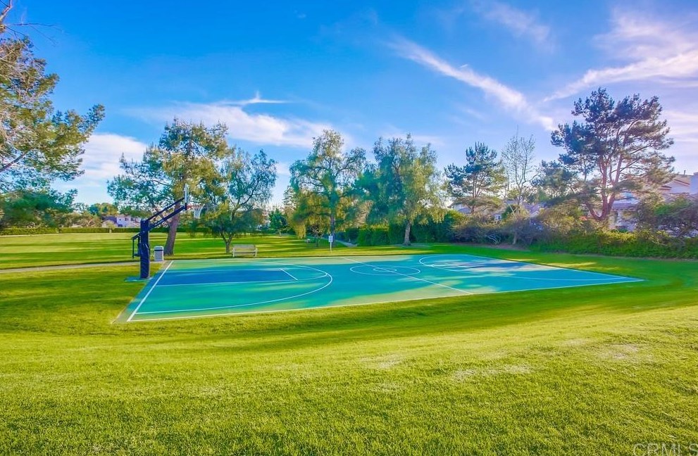 2187 Kirkcaldy Rd, Fallbrook CA  92028-5407 exterior