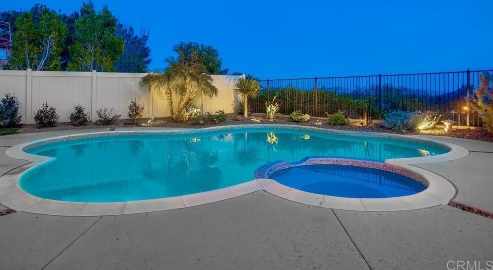 2187 Kirkcaldy Rd, Fallbrook CA  92028-5407 exterior