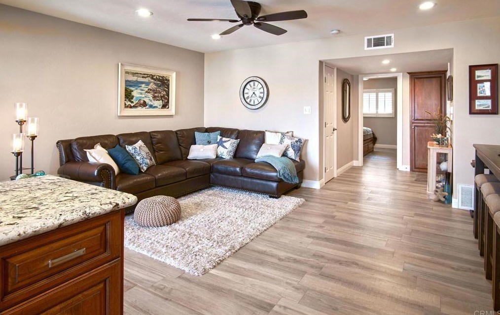 1202 Pacific St, Oceanside CA  92054-4977 exterior