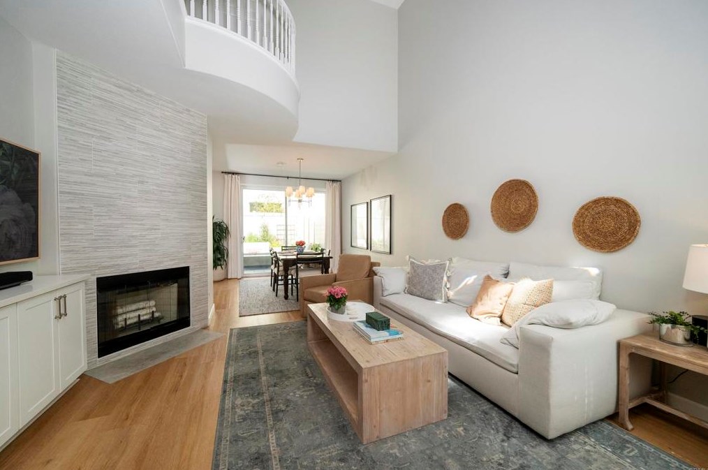 1612 Warbler Ct, Carlsbad, CA 92011
