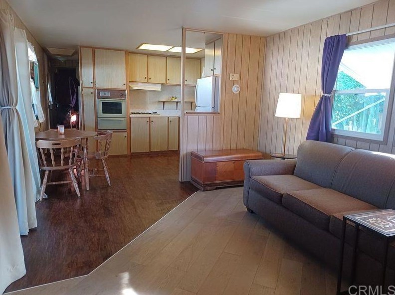 1 Biltmore Ave, Escondido, CA 92027