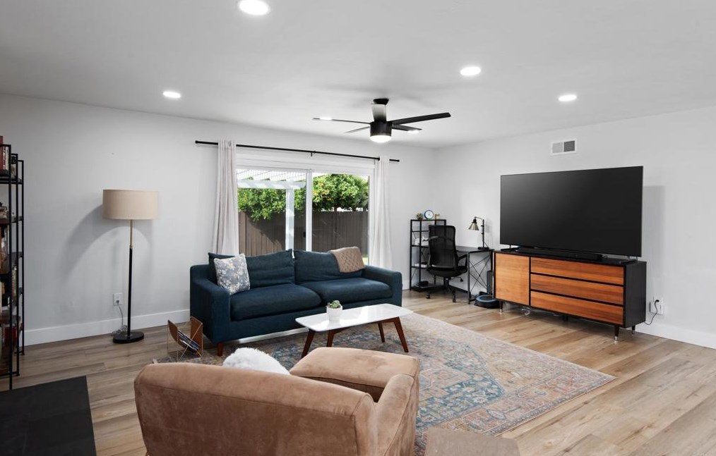 7188 Batista St, San Diego CA  92111-3434 exterior