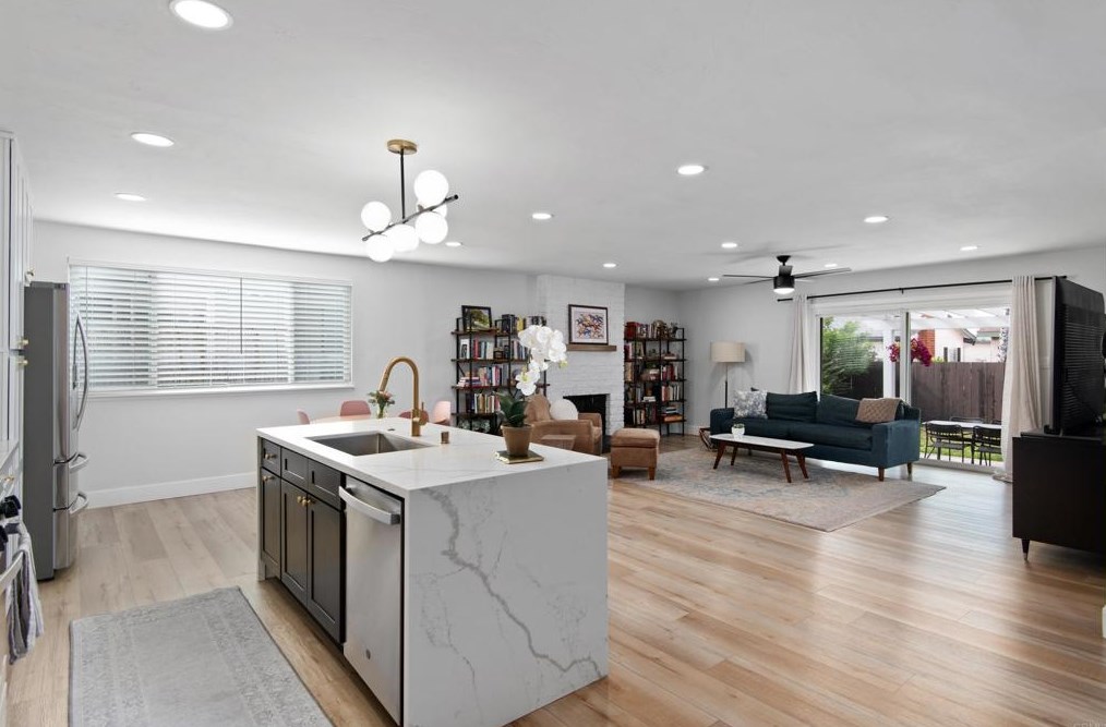 7188 Batista St, San Diego CA  92111-3434 exterior