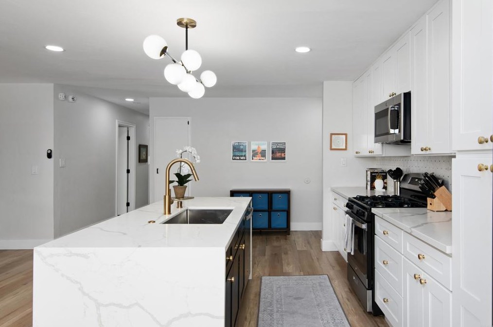 7188 Batista St, San Diego CA  92111-3434 exterior