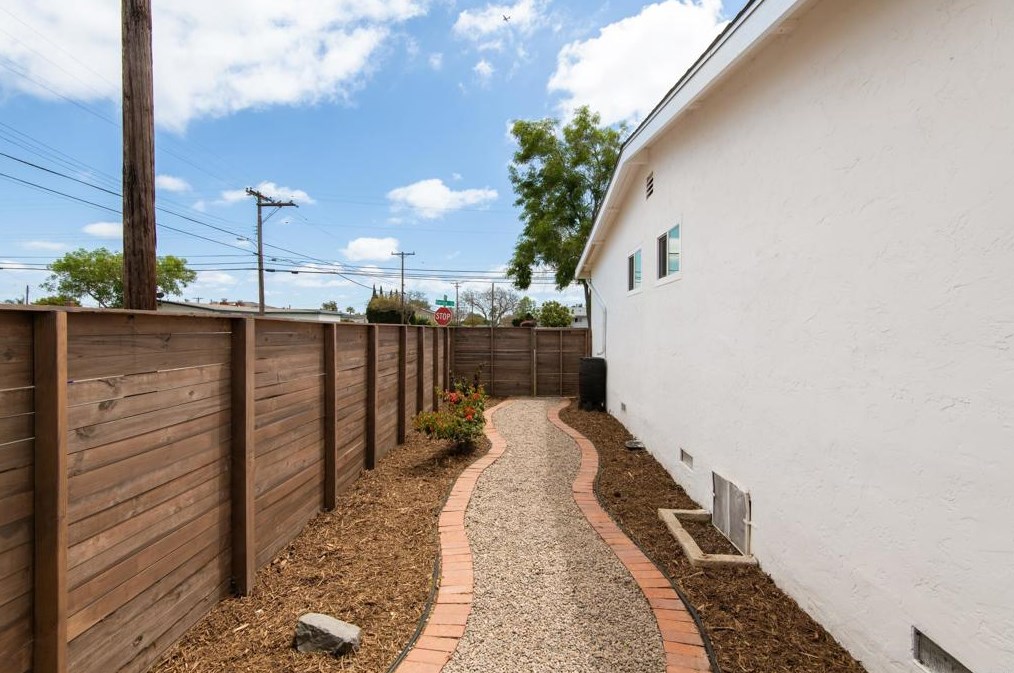 7188 Batista St, San Diego CA  92111-3434 exterior