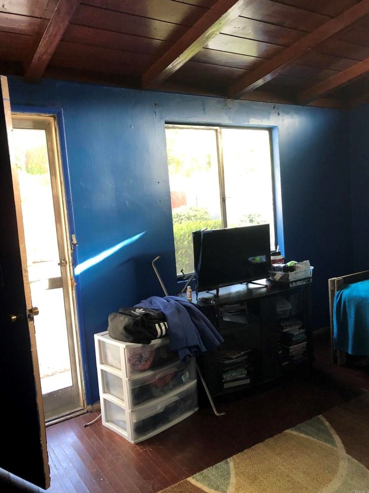 322 Eddie Dr, Vista CA  92083-5804 exterior