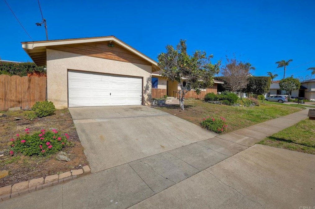 2105 Linda Ln, Carlsbad, CA 92008-2043