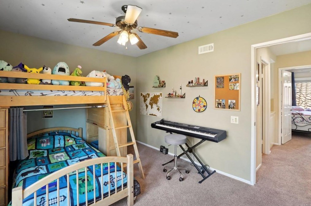 1154 Brioso Ct, Vista CA  92081-9092 exterior