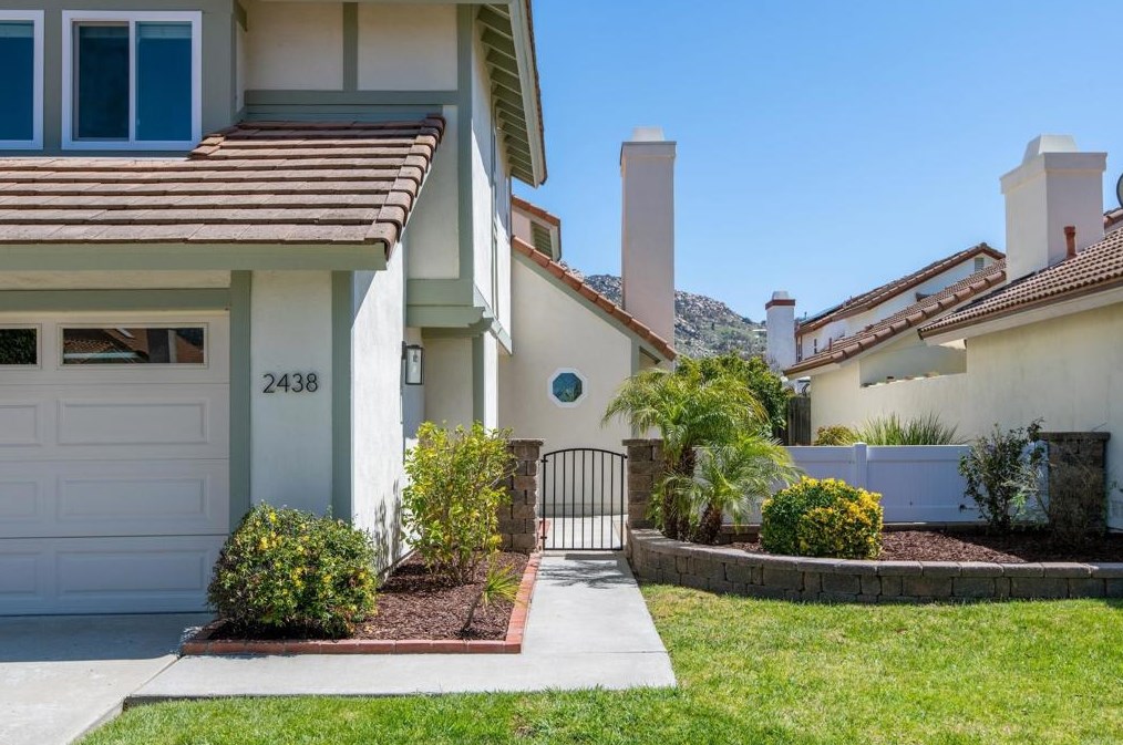2438 Conway Dr, Escondido, CA 92026-1470