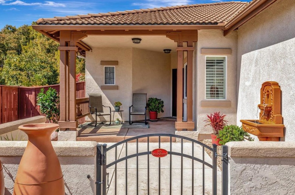 3194 Willow Tree Ln, Escondido, CA 92027