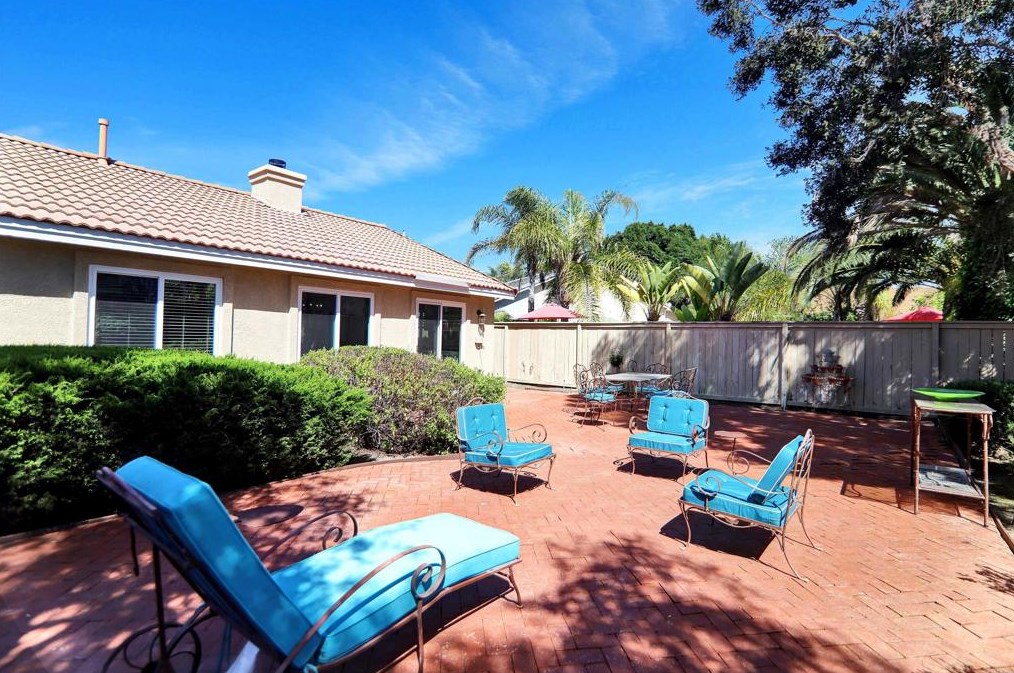 315 Del Flora St, Oceanside CA  92058-7959 exterior