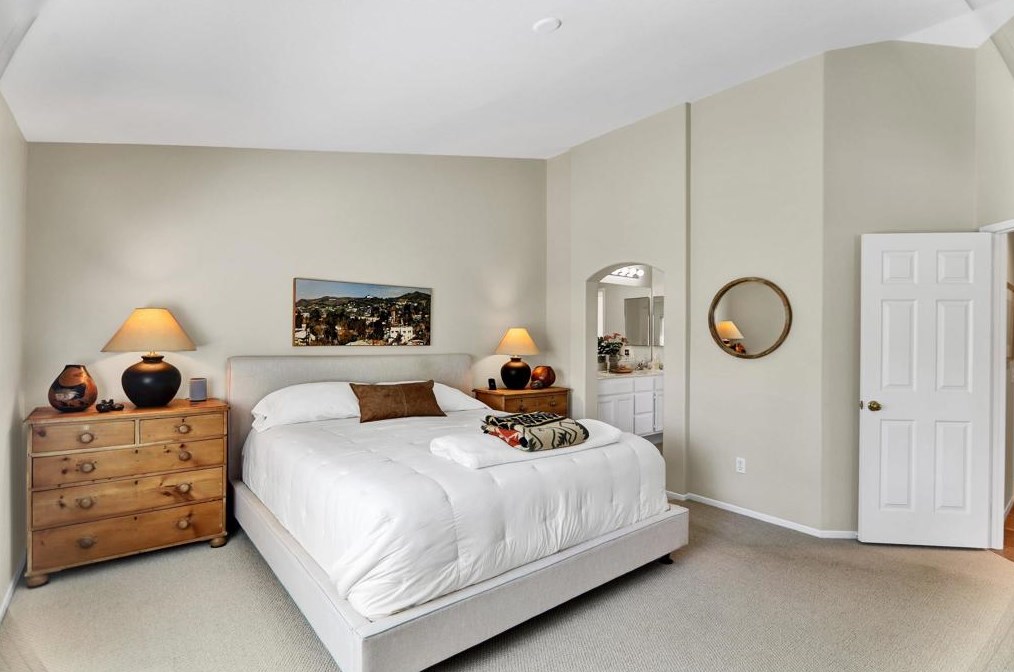 315 Del Flora St, Oceanside CA  92058-7959 exterior