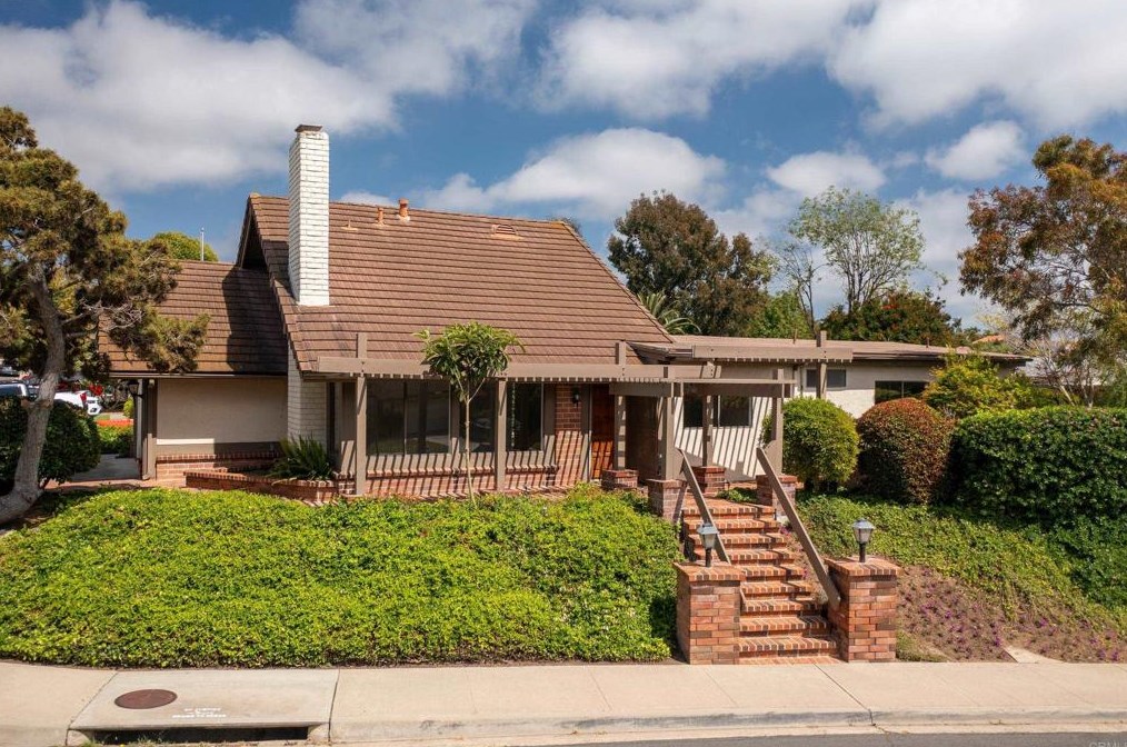 4026 Crescent Point Rd, Carlsbad, CA 92008