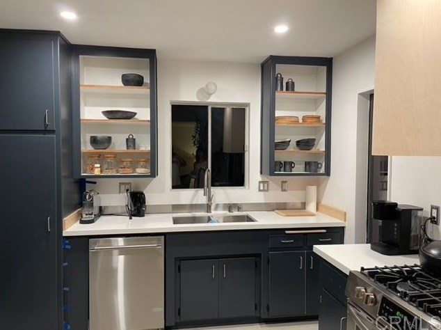 680 Mar Vista Dr, Vista, CA 92081