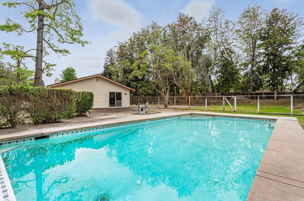 834 Cole Ranch Rd, Encinitas, CA 92024