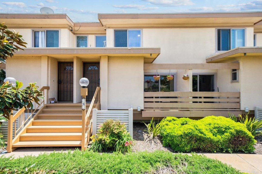 2666 Worden St, San Diego, CA 92110-5882