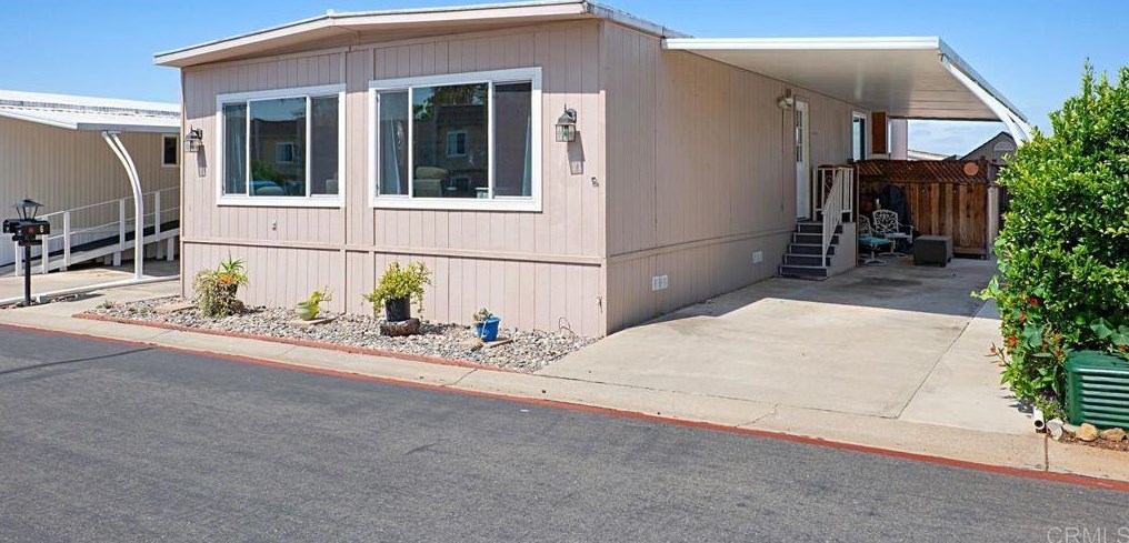 1506 Oak Dr #6, Vista, CA 92084