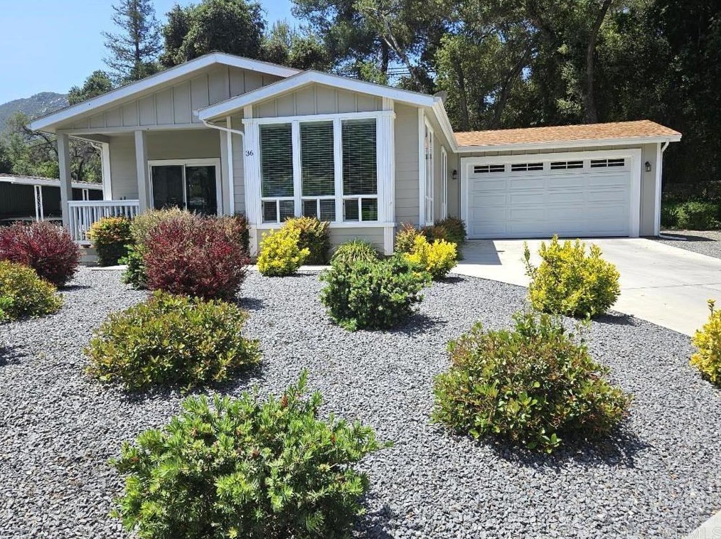 8975 Lawrence Welk Dr #36, Escondido, CA 92026