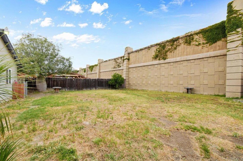 1251 Nacion Ave, Chula Vista CA  91911-3703 exterior