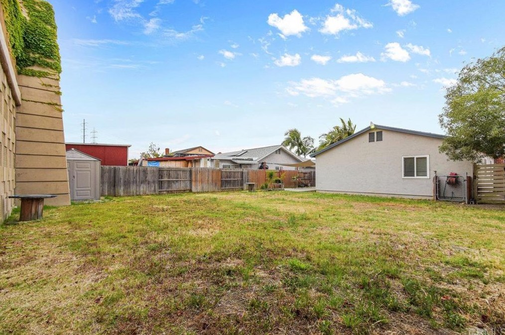 1251 Nacion Ave, Chula Vista CA  91911-3703 exterior