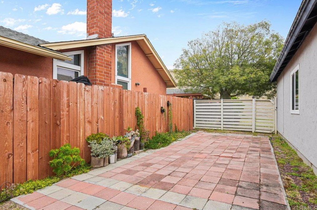 1251 Nacion Ave, Chula Vista CA  91911-3703 exterior