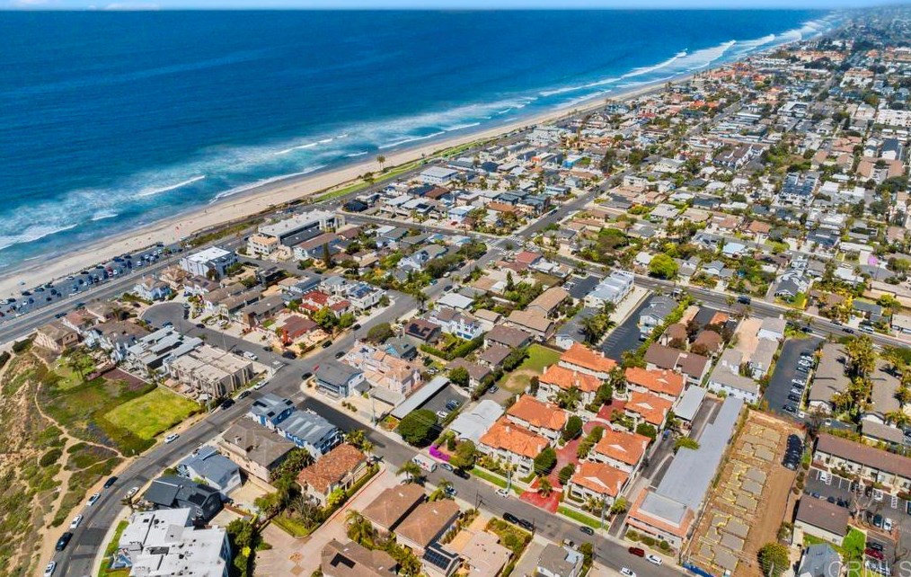 292 Chinquapin Ave, Carlsbad CA  92008-7459 exterior